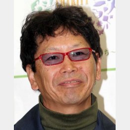 メンバーの南こうせつ