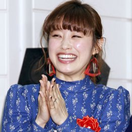 バレンタインデー入籍/(C)日刊ゲンダイ