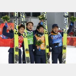 左から清水、竹内、伊東、葛西 真野慎也/JMPA