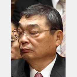 追い込まれるほどしがみつく/(C)日刊ゲンダイ