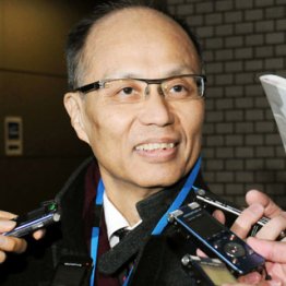 小松長官の“本当の病状”は…/(C)日刊ゲンダイ