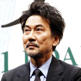 ナレーターを務めた役所/(C)日刊ゲンダイ
