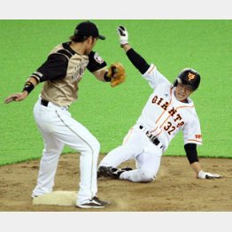 足もある/(C)日刊ゲンダイ