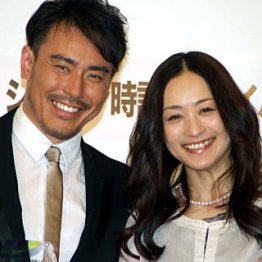 結婚は09年6月だった(上村愛子&皆川賢太郎夫妻)/(C)日刊ゲンダイ