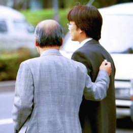 新人はチェックしている/(C)日刊ゲンダイ