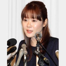 愛弟子の会見が誤算?/(C)日刊ゲンダイ