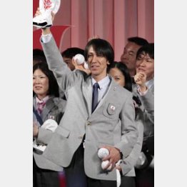 どこでも“レジェンド”/(C)日刊ゲンダイ