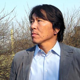 記者の直撃に松井は…/(C)日刊ゲンダイ