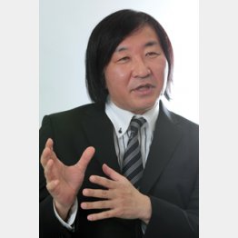 「構造的ブラック化」を危惧する吉田典史氏/(C)日刊ゲンダイ