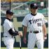 ０８年までは岡田監督（左）の下に和田コーチ／（Ｃ）日刊ゲンダイ