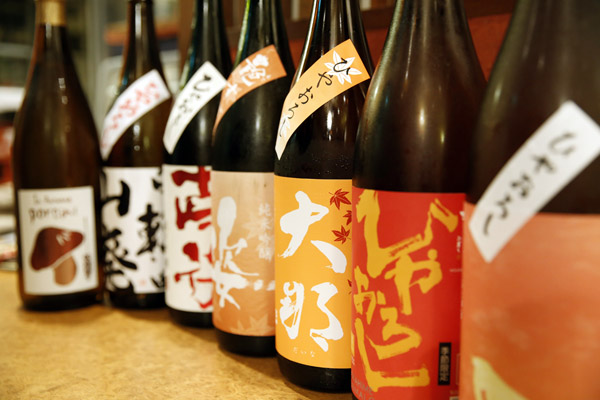 秋はうまい日本酒が出回る季節／（Ｃ）日刊ゲンダイ