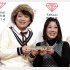 “素顔”の橋本小雪（左）と中野聡子／（Ｃ）日刊ゲンダイ