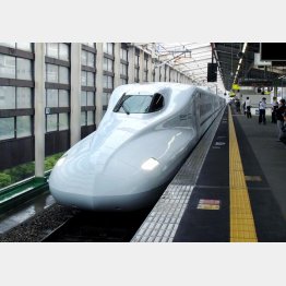 新幹線は運行本数が多いだげにトラブルも多い／（Ｃ）日刊ゲンダイ