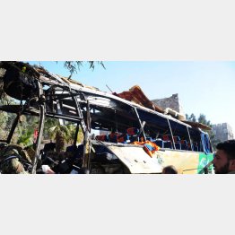 シリアで爆破されたバス／（Ｃ）ＡＰ