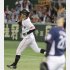 今季１号でガッツポーズをする高橋由（Ｃ）日刊ゲンダイ