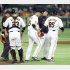 打たれた上に負傷…（Ｃ）日刊ゲンダイ