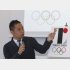 会見で反論する佐野氏（Ｃ）日刊ゲンダイ