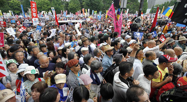 ８月３０日に行われた国会前デモの様子（Ｃ）日刊ゲンダイ