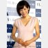 報道陣に指輪を披露した釈由美子（Ｃ）日刊ゲンダイ