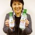卓上ボトル（左）も登場（Ｃ）日刊ゲンダイ