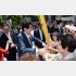 視察で老人ホームを訪れたときの安倍首相（Ｃ）日刊ゲンダイ