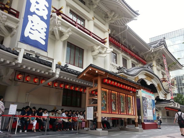 敷居が高く思える歌舞伎座も、手ごろな席から試してみたい（Ｃ）日刊ゲンダイ