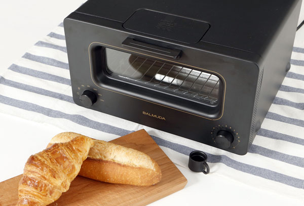 コンピューター制御でパンを焼くトースター（Ｃ）日刊ゲンダイ