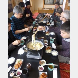 「うどん茶屋　遊麺三昧」の「地獄炊き」（提供写真）