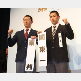 今大会注目の東邦・藤嶋主将（左）はエースで４番（Ｃ）日刊ゲンダイ