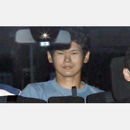 23日、送検される岩崎友宏容疑者