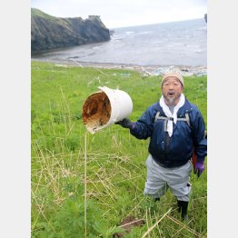 海ゴミ撲滅を訴える湊さん（Ｃ）日刊ゲンダイ