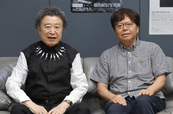 篠山紀信氏（左）と中森明夫氏（Ｃ）日刊ゲンダイ