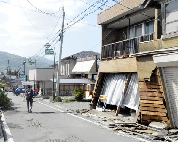 ４月は熊本地震が起きた（Ｃ）日刊ゲンダイ