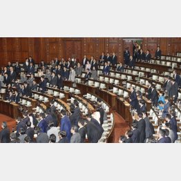 民進党などが退席した衆院採決（Ｃ）日刊ゲンダイ