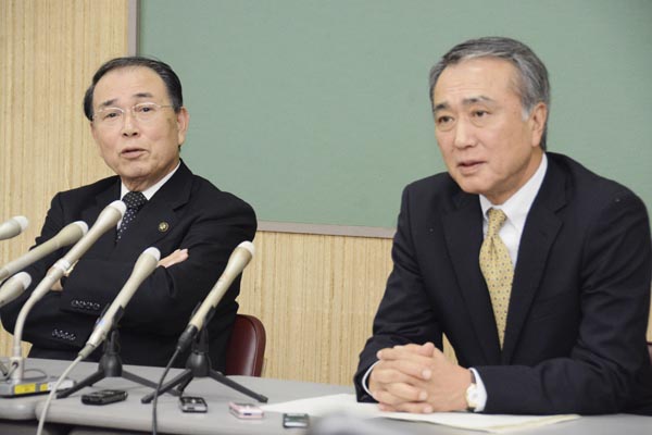 斉藤市長（左）と田中副市長／（Ｃ）共同通信社