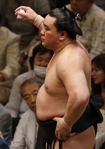 日馬富士の体重は幕内で３番目に軽い１３７キロ（Ｃ）日刊ゲンダイ
