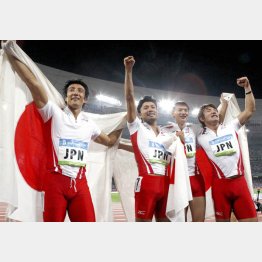 ０８年北京五輪で銀メダルを獲得した日本チーム（Ｃ）中西直樹
