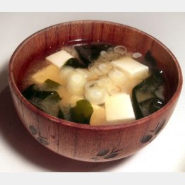 豆腐とワカメの味噌汁（Ｃ）日刊ゲンダイ