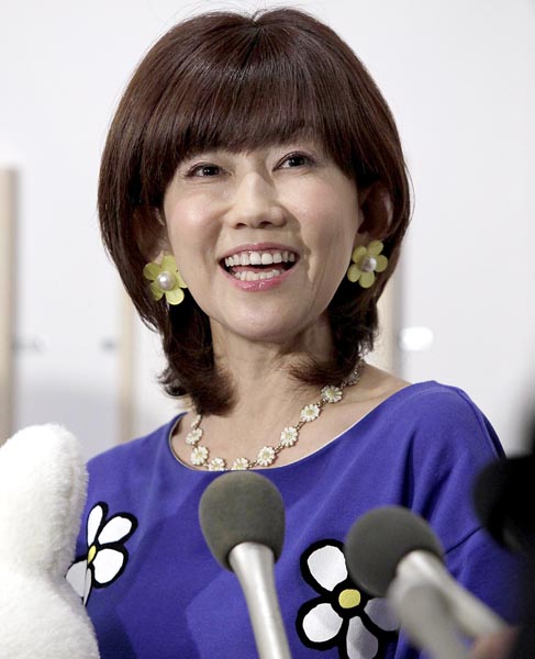 線路立ち入り書類送検 松本伊代 天然 非常識 エピソード 日刊ゲンダイdigital