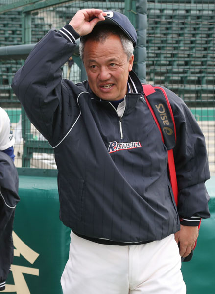 岡田監督は高校で初めて本格的に野球をやった（Ｃ）日刊ゲンダイ