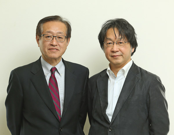 斎藤貴男さん（右）と（Ｃ）日刊ゲンダイ