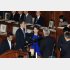 「反対」と叫んで投票（Ｃ）日刊ゲンダイ