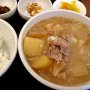 東大前にある豚汁一本の「吉田とん汁店」 濃厚で甘いスープに浸る