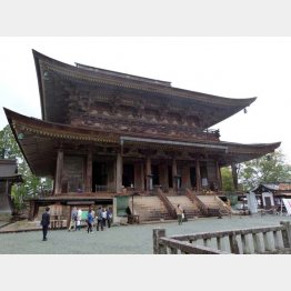 「金峯山寺」本堂の蔵王堂は国宝で世界遺産／（Ｃ）日刊ゲンダイ