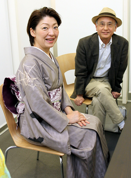 桂あやめさん（左）と吉川潮さん／（Ｃ）日刊ゲンダイ