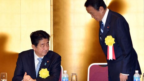 官邸は警戒 内閣改造後に始まる麻生財務相の“安倍降ろし”