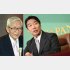 前川喜平氏（右）と加戸守行前愛媛県知事／（Ｃ）共同通信社