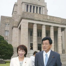 なぜこのタイミングで 高市総務相の離婚に飛び交う憶測