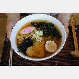 天井桟敷ラーメンの麺はパスタ（Ｃ）日刊ゲンダイ