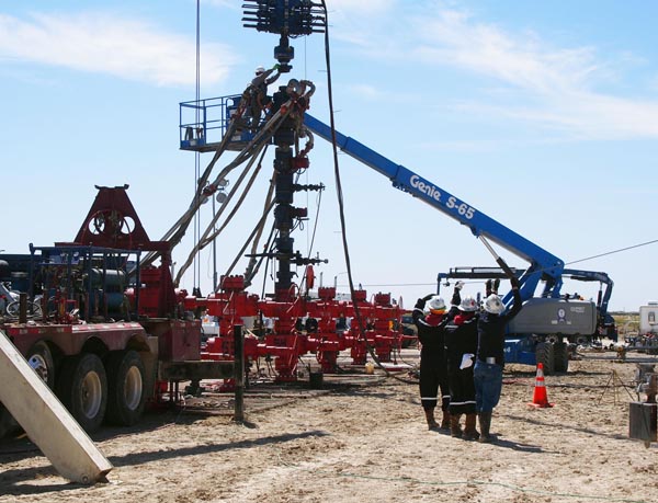 米テキサス州のシェールガスなどを採掘する「井戸」／（Ｃ）共同通信社